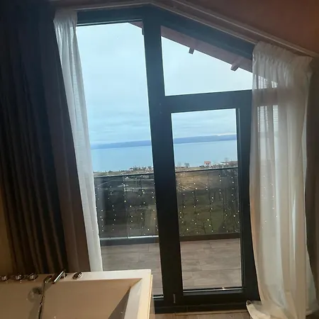 Bella Vista