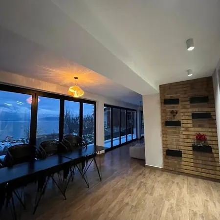 Bella Vista *